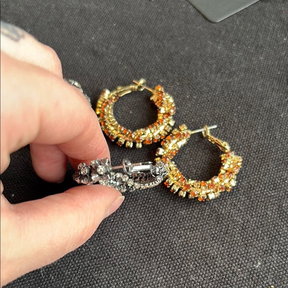 🎉4/30$🎉 Bundle Elegant Gold and Silver Hoop Earrings - Picture 4 of 4